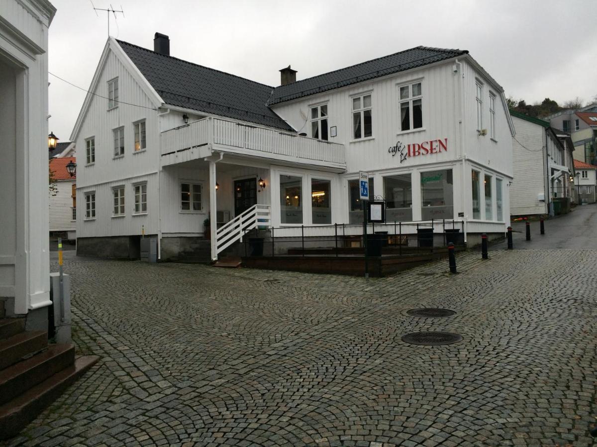 Gjestehuset Ibsen Grimstad  Habitación foto